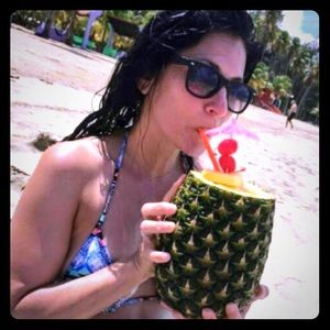 Meet your Posher, Carolina